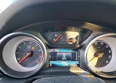 2018 Buick Regal Tourx Essence z USA, uszkodzony, nr VIN W04GV8SX8J1143650